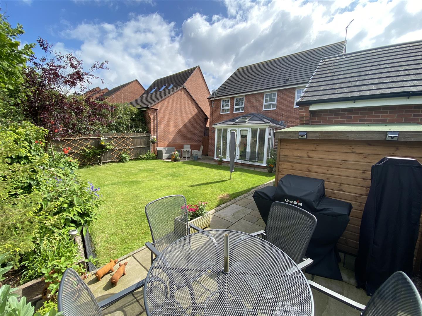 47, The Squirrels, Whitchurch, SY13 4JU Estate Agents & Auctioneers